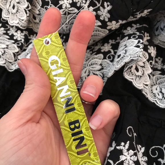 Gianni Bini black and white two piece set - Picture 8 of 8